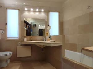 Maisons de vacances Holiday Home La Tourelle des Ocres by Interhome : photos des chambres