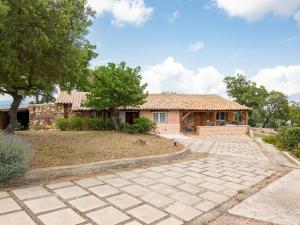 Maisons de vacances Holiday Home Domaine de Rochebrune-4 by Interhome : photos des chambres