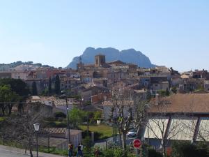 Maisons de vacances Holiday Home Domaine de Rochebrune-4 by Interhome : photos des chambres