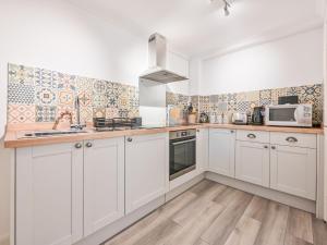 Apartment Edyvean by Interhome