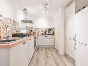 Apartment Edyvean by Interhome