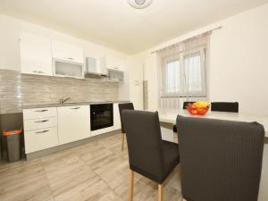 Holiday Home Dalmatina by Interhome