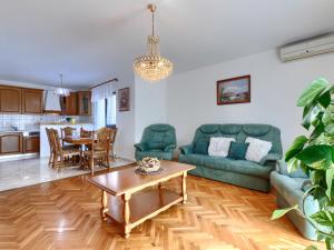 Holiday Home Reaa by Interhome