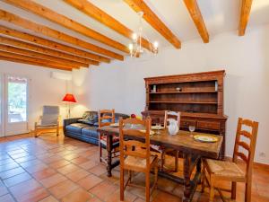 Maisons de vacances Holiday Home Domaine de Rochebrune-3 by Interhome : photos des chambres