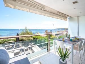 Apartment Cannes Bay-3 by Interhome