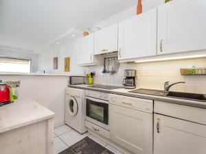 Apartment Cannes Bay-3 by Interhome