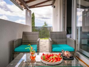 Apartment Bura by Interhome