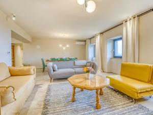 Holiday Home Mila by Interhome