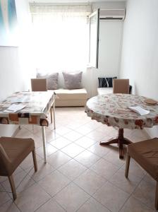 Nice and cozy two single bed room