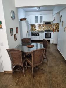 Apto terreo 50 metros da praia do Guaruja