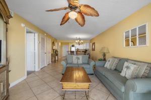 Pelican Beach 0514 by Pelican Beach Management