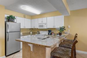 Pelican Beach 0514 by Pelican Beach Management