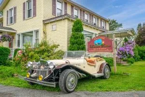 Mountain Treasure Bed and Breakfast - Roxbury