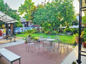 Sherloft Home & Hostel