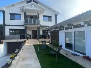 Vila Adelis - 2 Май