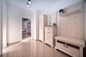 VIP Luxury villa with a heated pool and jacuzzi-Grannys Gold