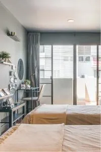 Laid Back Bangkok Living in a Retro Chic Retreat - Makkasan