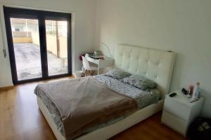 Lisbon South Bay 3 Bedroom Apartment with Sunny Terrace