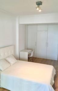 Lisbon South Bay 3 Bedroom Apartment with Sunny Terrace