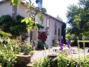 Maisons d'hotes Guestroom Aydoilles, 2 pieces, 4 personnes - FR-1-589-503 : photos des chambres