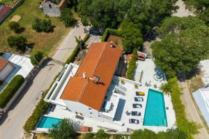 Villa Dolce Vita with 2 Swimming Pools