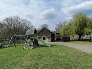 Maisons de vacances Maison au calme avec etang (Rennes-Dinan-St Malo) : photos des chambres