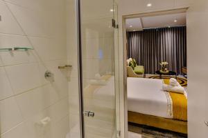 ZIMBALI BOULEVARD SUIT 260