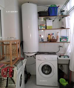 Piso al lado de la estación de tren y de la playa, con dos plazas de garage