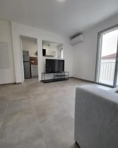 Charmant type 1 neuf en hyper centre avec parking - Albertacce