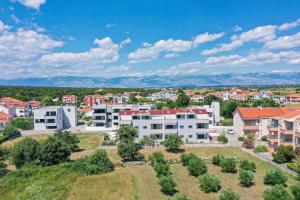 Natural landscape view Penthouse apartment with garage and 2 balconies