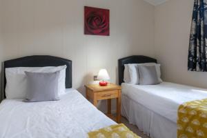 56 Meadow View Lodge - 3 Bed-Sleeps 6-TJS56MV