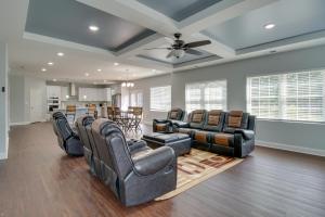 Dumfries Vacation Rental about 32 Mi to Washington DC!