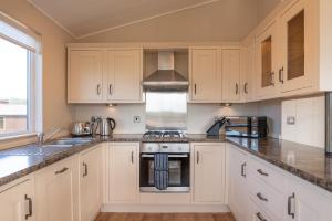 4 Atlantic Crescent Lodge - 2 Bed-Sleeps 4-TJS4AC