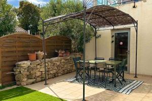 Maisons de vacances Appart independent garden Pool & Spa : photos des chambres