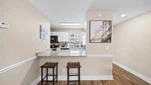 Cozy Townhouse - Gym Pool Golf Fast WiFi 2B2B