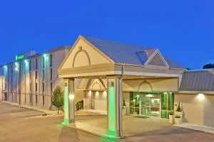 Holiday Inn Bloomington-University Area by IHG - 布卢明顿