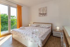 NAVIS Sea View Apartment with pool