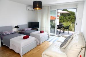 MARAVEA APARTMENt NEAR THE SEA 