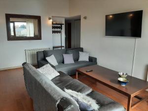 Hermoso departamento con vista al lago y cochera