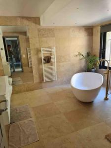 Villas Luxury villa in Vence with panoramic sea views : photos des chambres