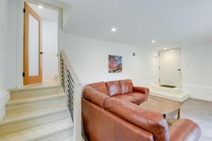 Pet-Friendly El Cerrito Home: Deck, Sauna & Views!