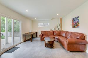 Pet-Friendly El Cerrito Home: Deck, Sauna & Views!