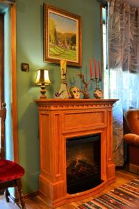 Къща край реката House by the river