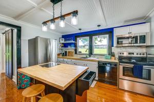 Dobson Farmhouse with Scenic Porch - Near Vineyards!