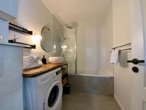 Appartements GROOMI Le Lovely - Apparement avec clim et piscine ! : photos des chambres