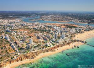 Casa Sol, Fast WIFI, Airco, swimming pool near the Beach Praia Da Rocha