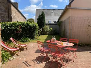 Maisons de vacances Maison Tregastel, 4 pieces, 5 personnes - FR-1-542-54 : photos des chambres