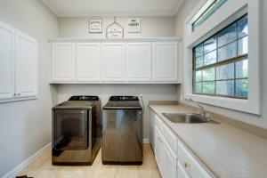 10 Acres with Pool and Pond Luxury Melissa Villa!