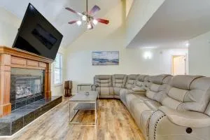 Mary Esther Home with Private Pool and Fireplace! - Mary Esther