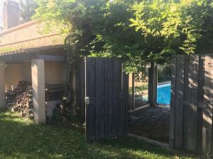 Maisons de vacances Agreable maison de 65 m2 avec grande piscine : photos des chambres